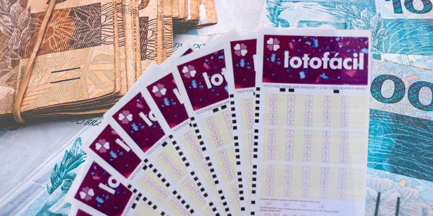 Talões da Lotofácil e dinheiro do prêmio